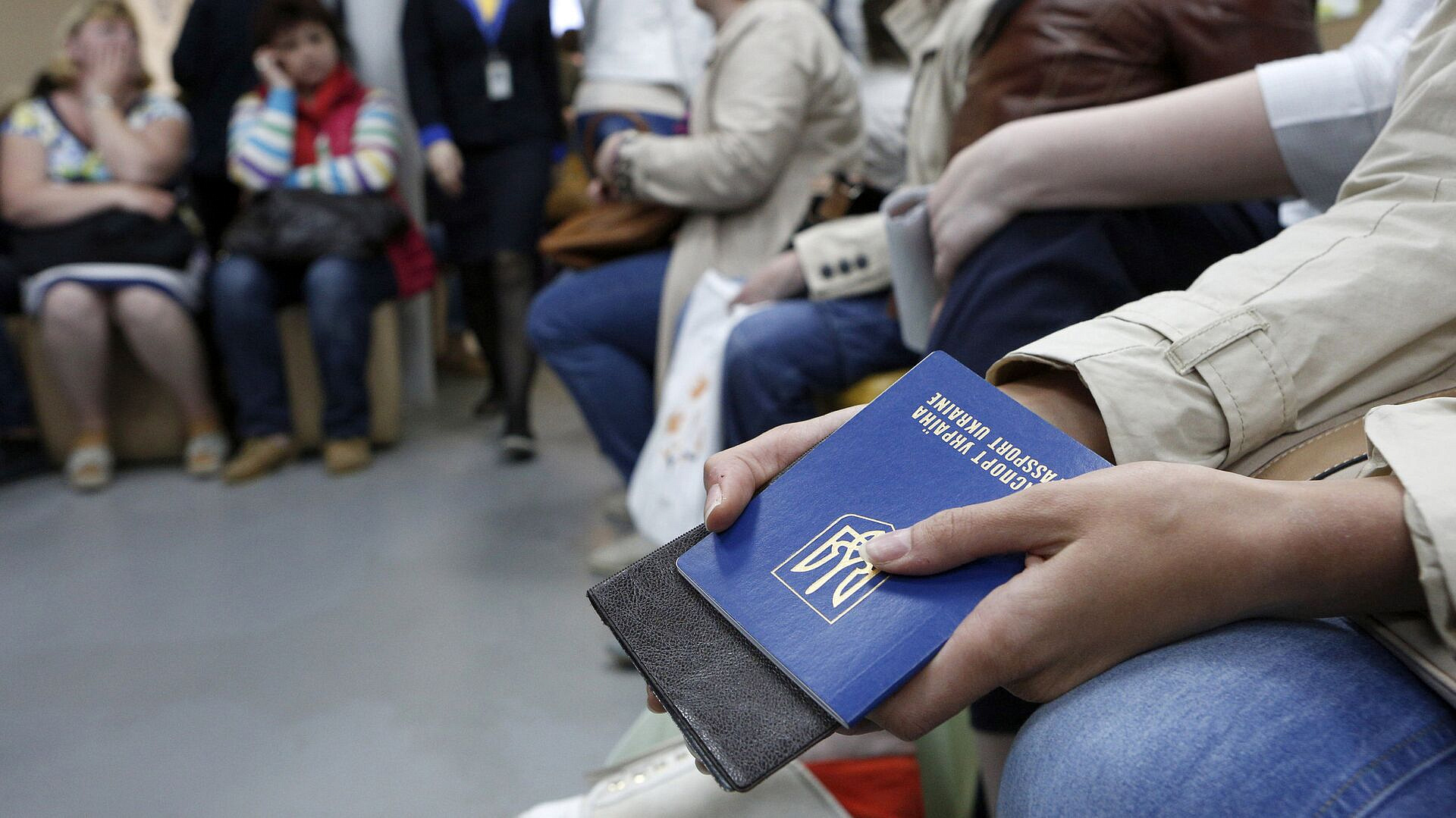 Киев ждет от ЕС одобрения о приостановке действия загранпаспортов украинцев