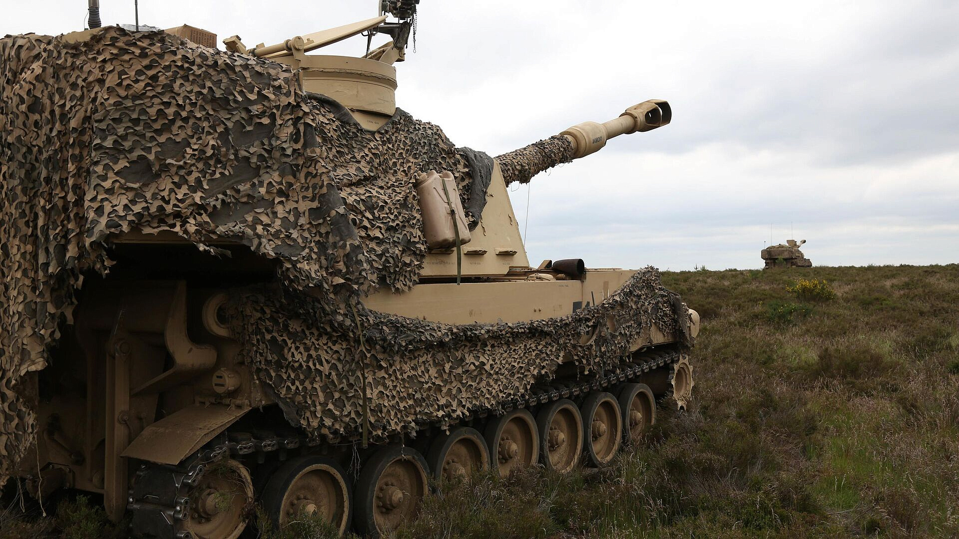 ВС России сожгли американскую САУ "Паладин" в зоне СВО