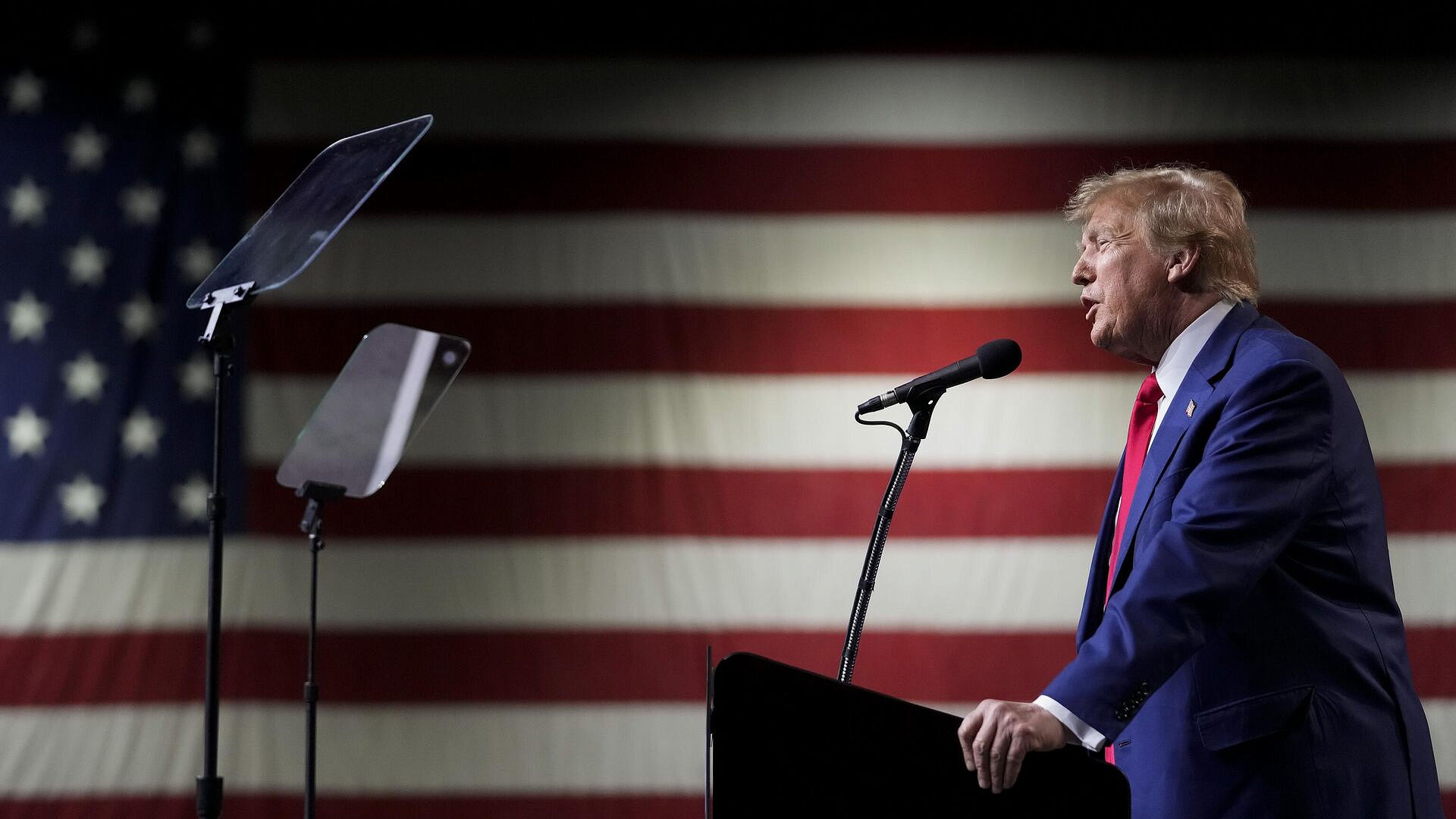 СМИ: Трамп может в случае переизбрания реформировать разведслужбы США