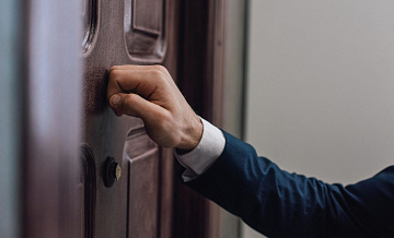 Эксперт рассказал, зачем коллекторы прощают должникам шестизначные суммы