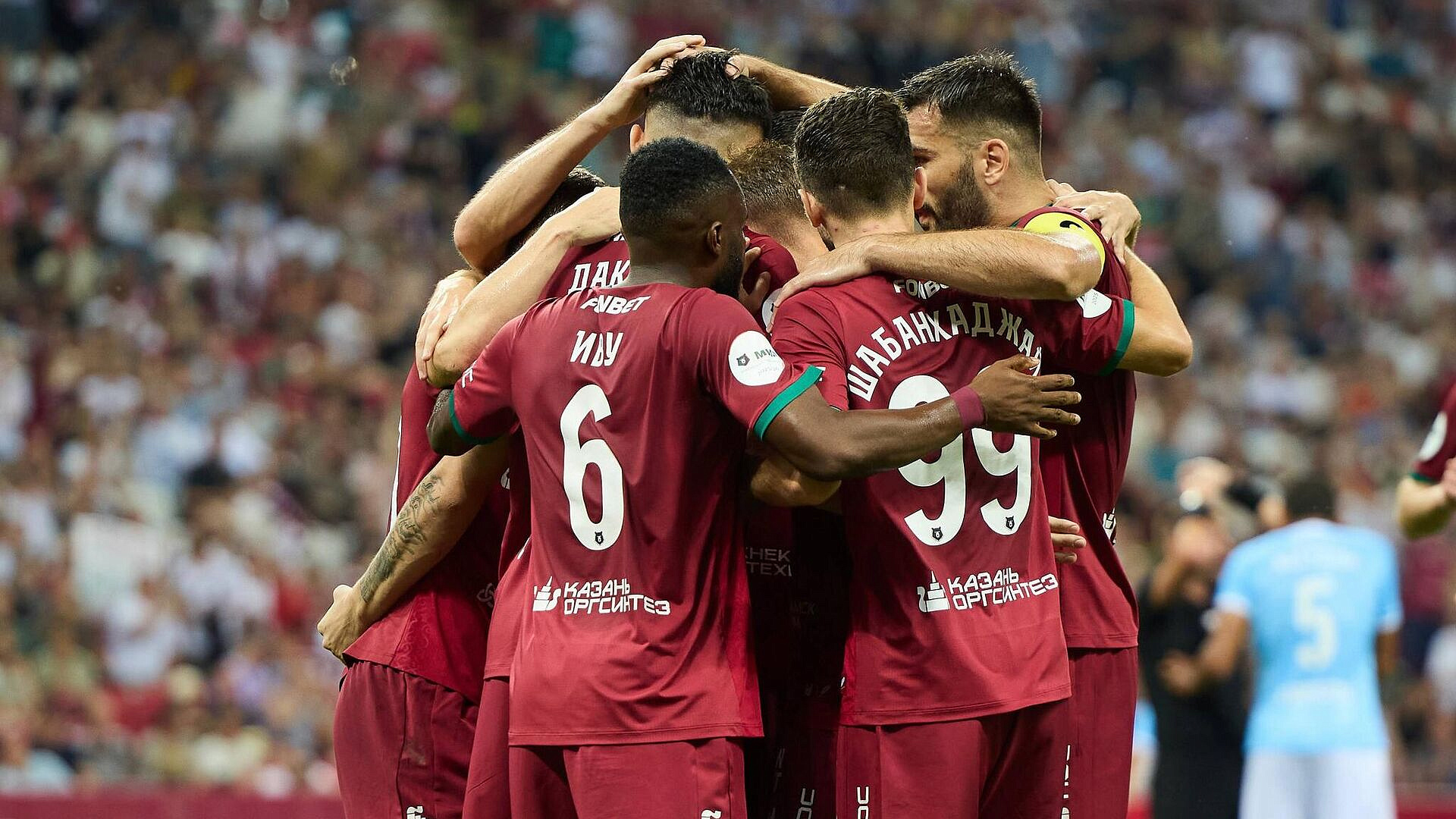 Матча между махачкалинским "Динамо" и "Рубином" отложили из-за погоды