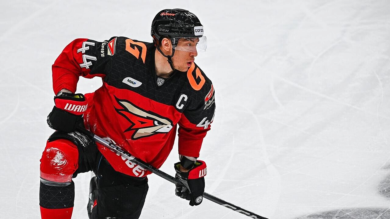 КХЛ назвала лучших игроков января