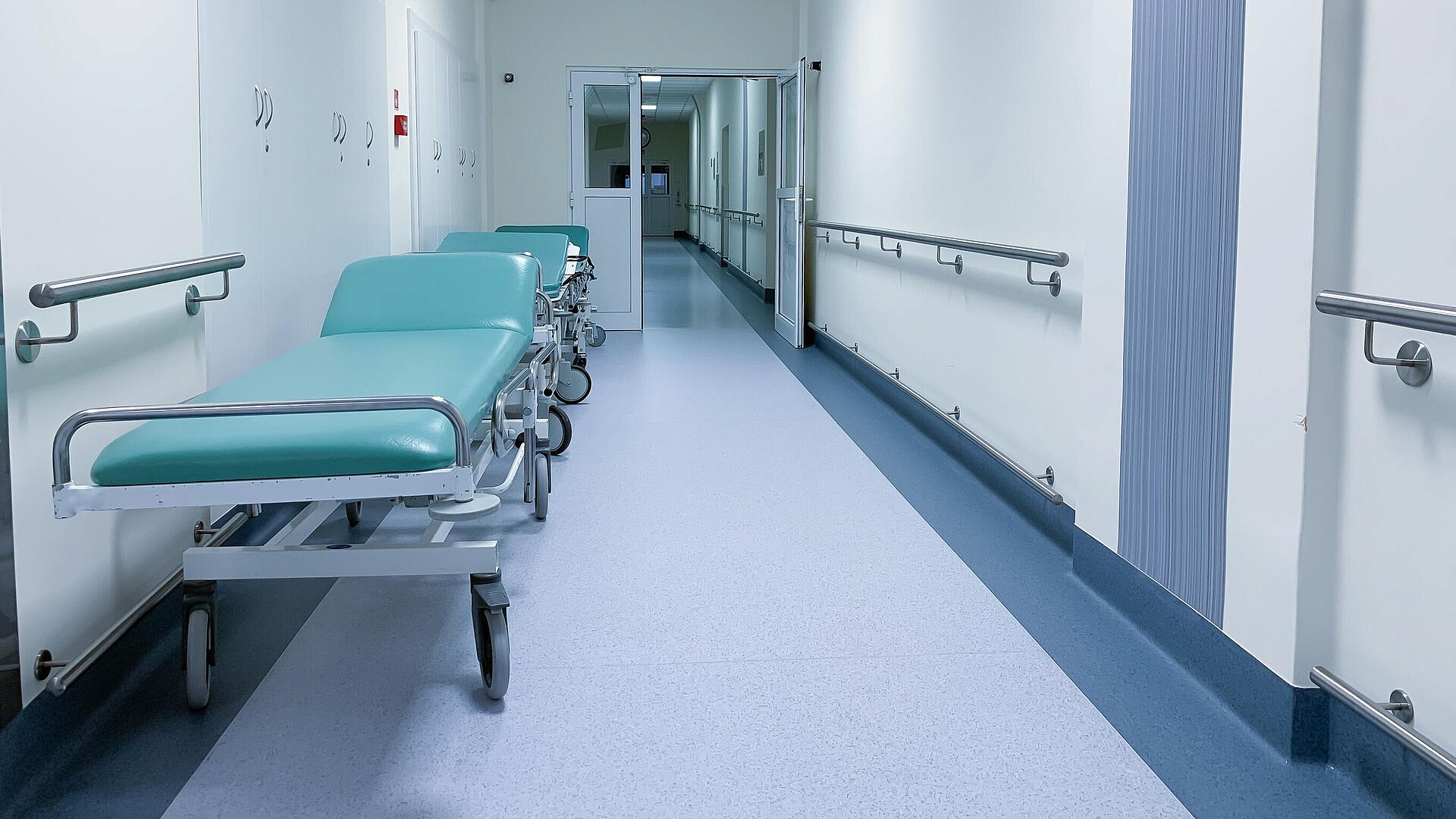 Более 140 жителей Курской области поступили в больницы из-за обстрелов ВСУ