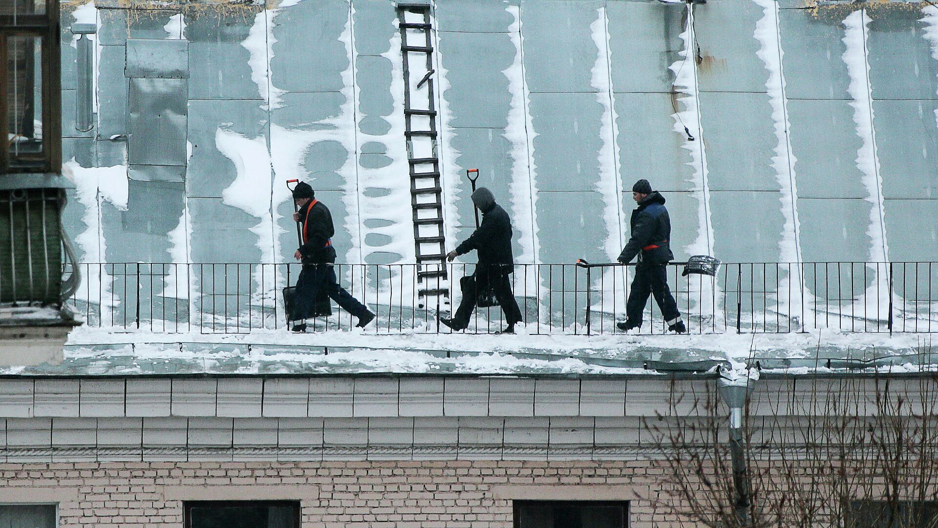 Гидрометцентр предупредил москвичей о падении сосулек с крыш домов