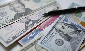 В Россию ввезли рекордный объём иностранной валюты