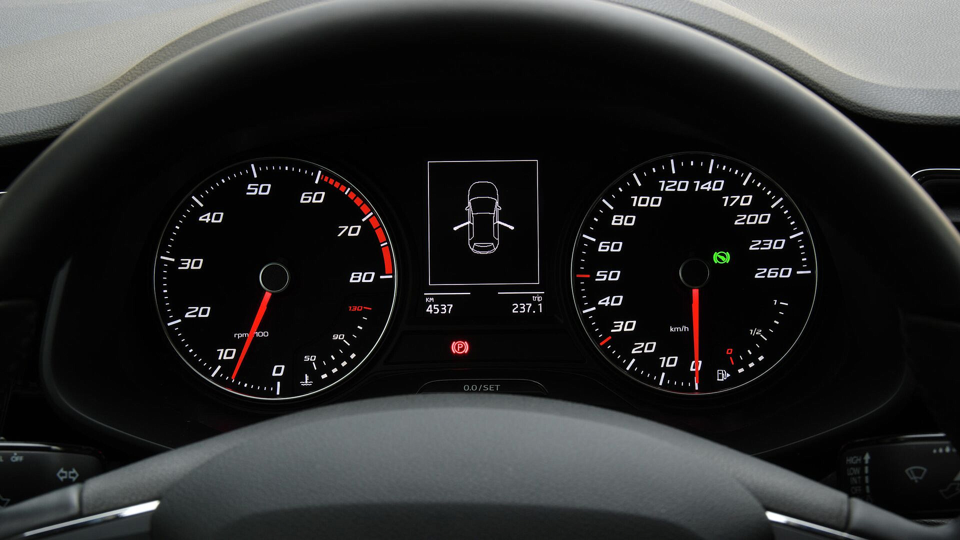 Автоэксперт перечислил топ-5 вредных для машин советов из интернета