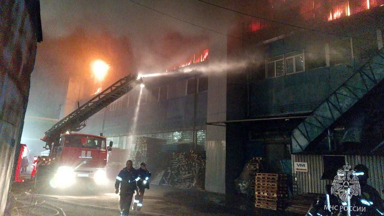 В Ростове-на-Дону локализовали пожар на складе