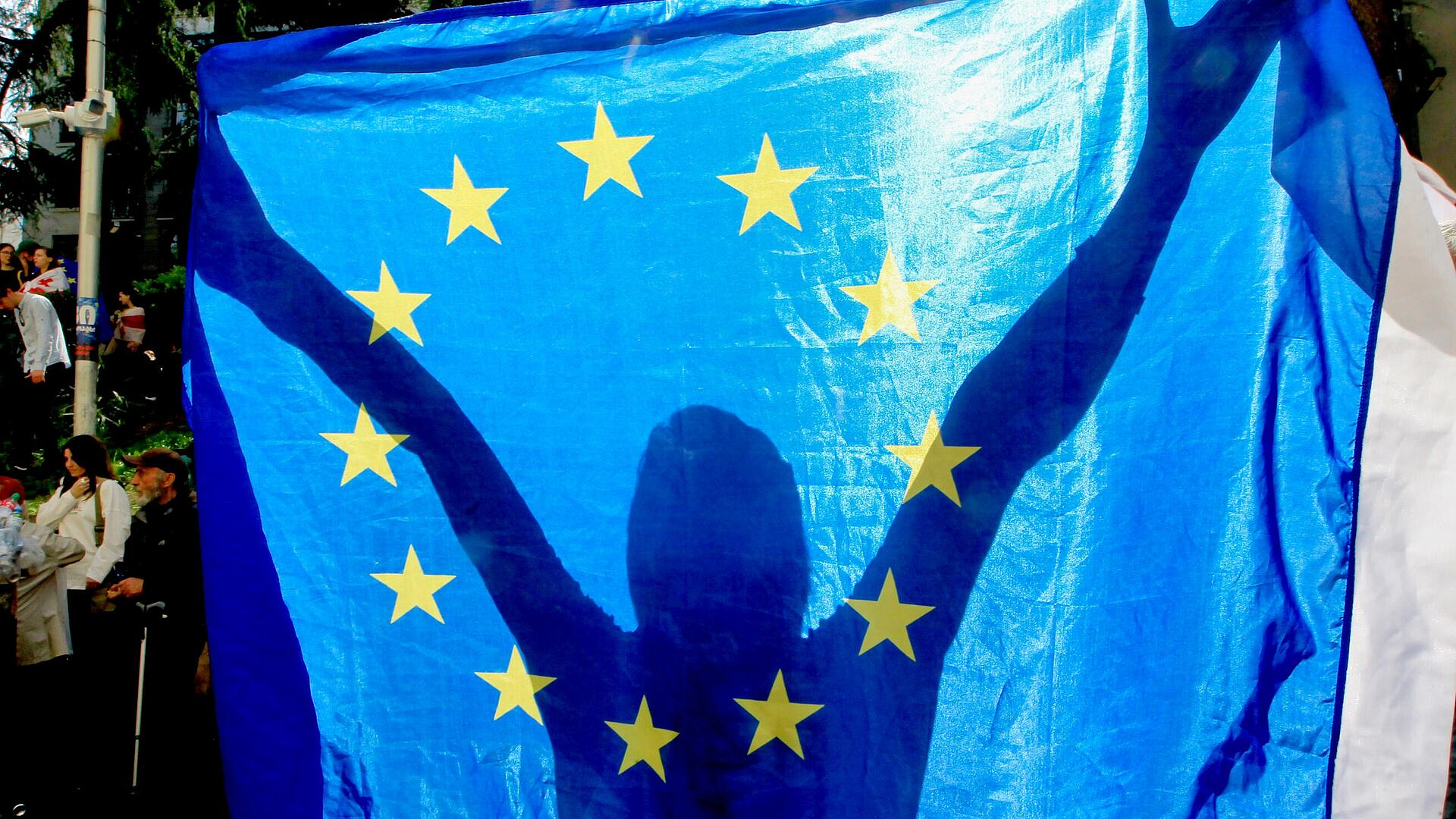 Европейцы не могут не замечать энергошантаж Киева, заявил Песков