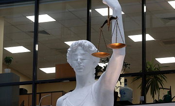 Рецидивиста из Саратова приговорили к 17 годам за нападение на полицейского