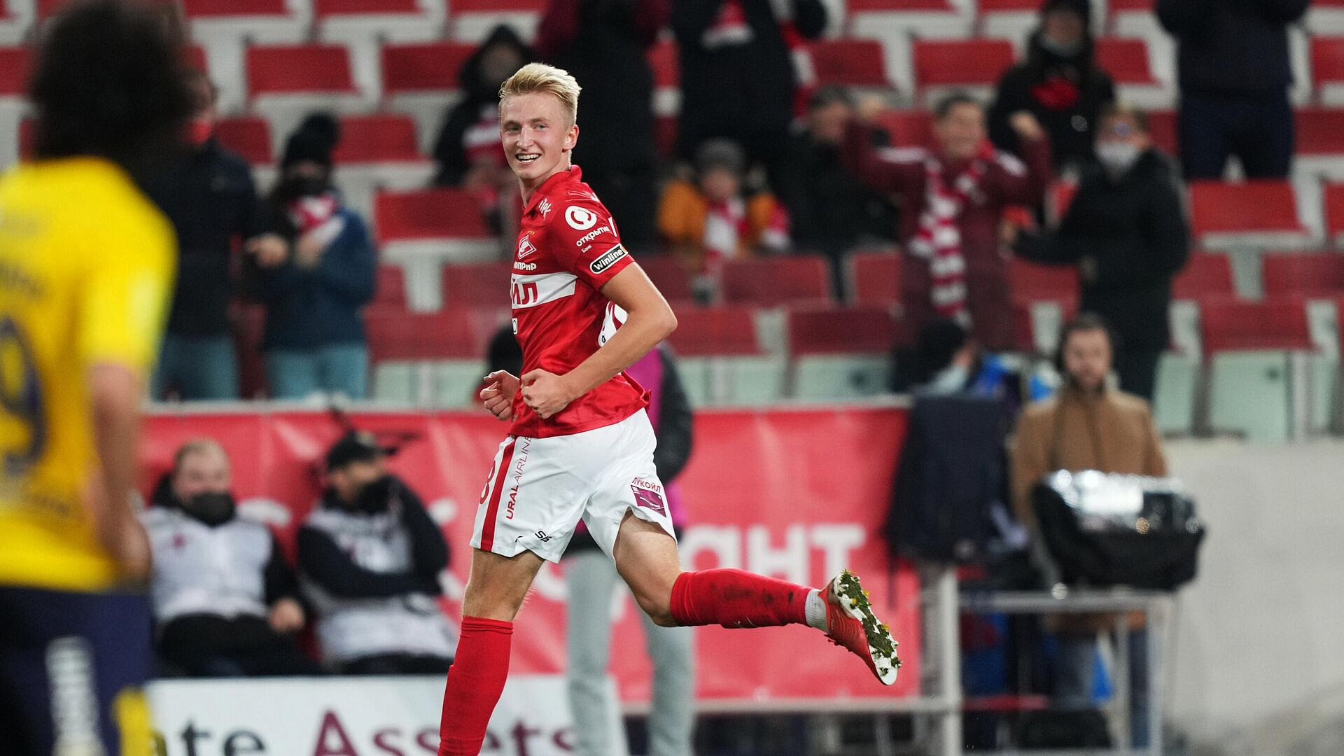 Гол Литвинова признали лучшим в чемпионате России по футболу в марте