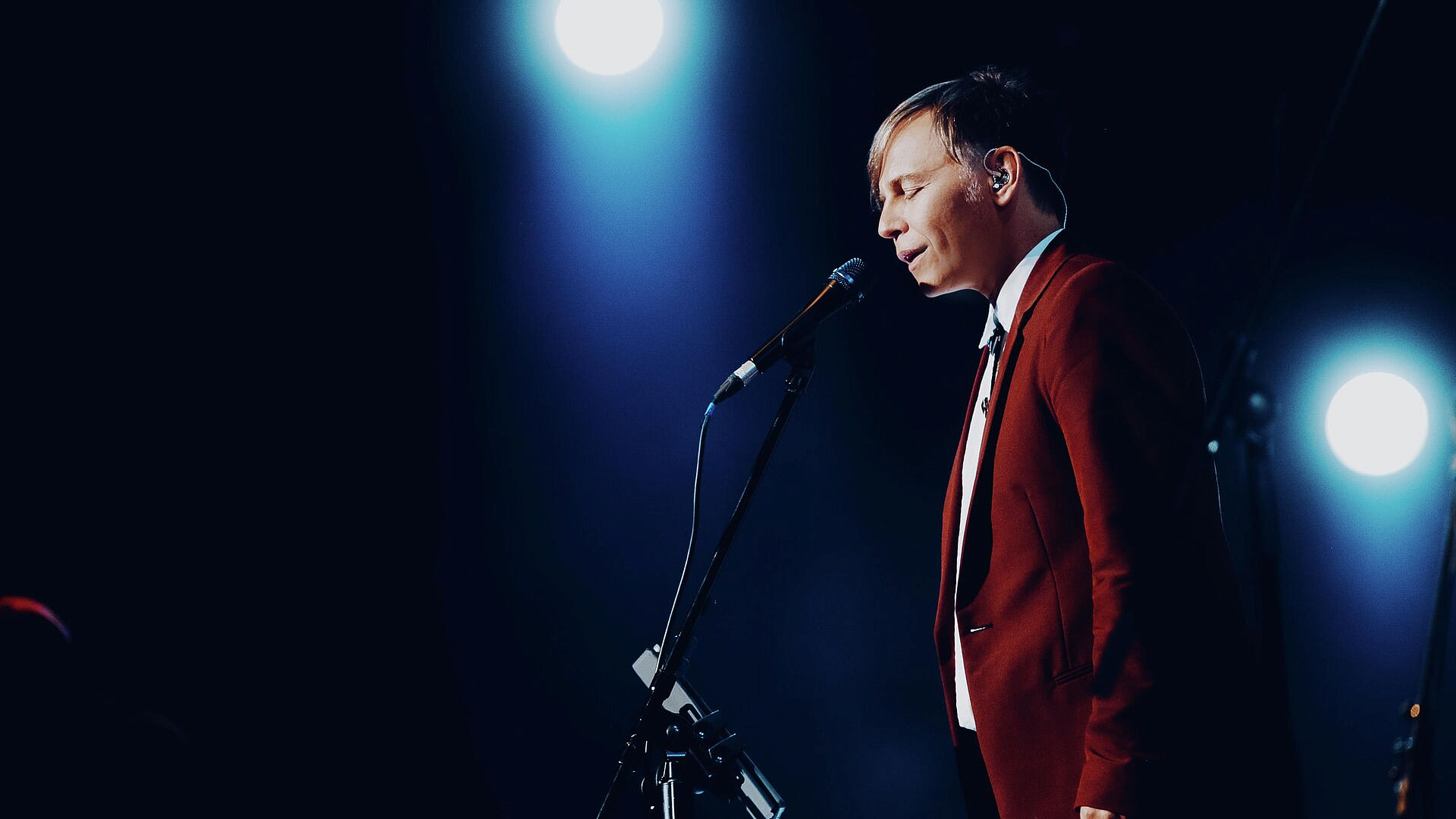 СМИ узнали, что произошло с доходами уехавшего из России Лагутенко