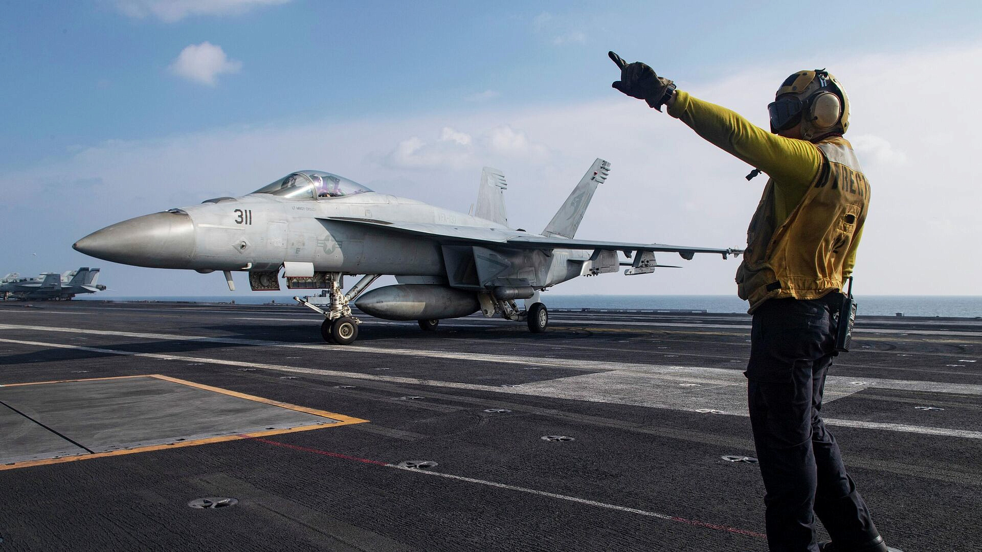 США направят на Ближний Восток тысячи военных, пишет WP