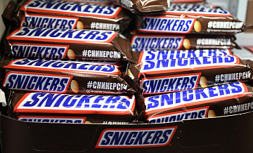 Продавцы магазинов в Лондоне объяснили, как к ним попал Snickers из России