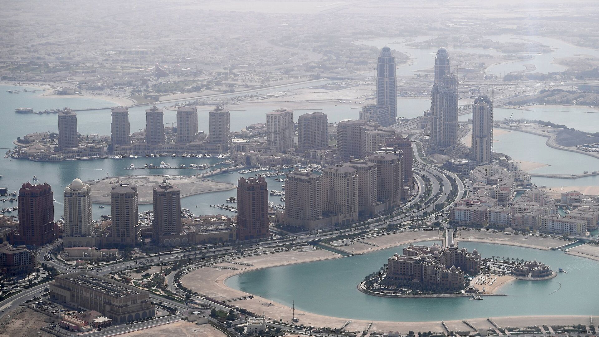 Россияне стали чаще открывать счета в странах Персидского залива