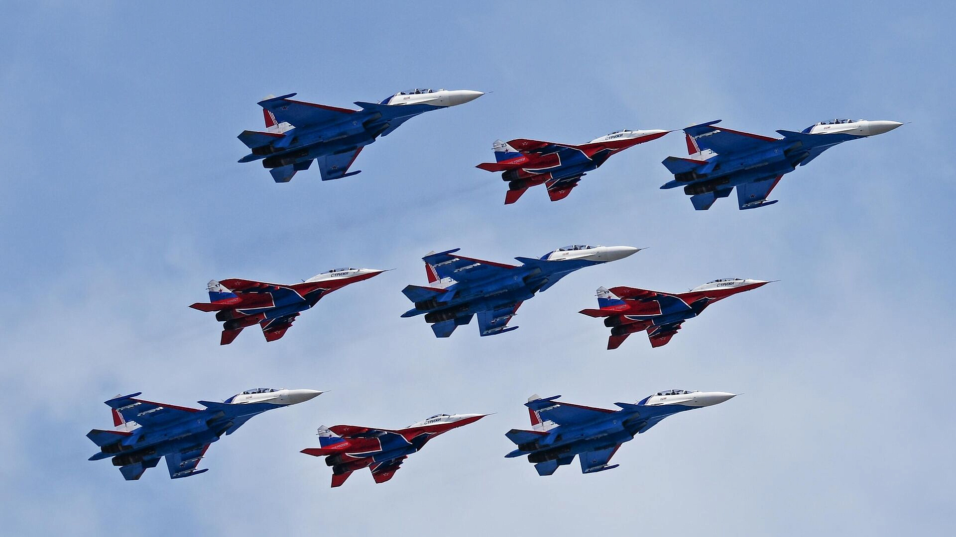 Летчики рассказали подробности полета над Красной площадью