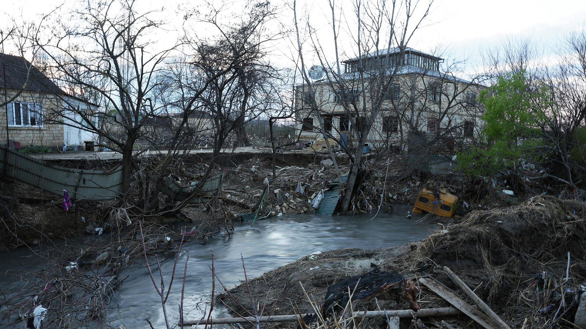 Путин призвал не решать ситуацию с паводками без финансовых ресурсов