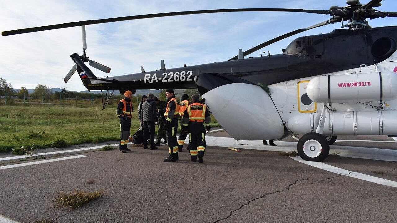 Спасатели извлекли тела трех погибших при падении вездехода в Забайкалье
