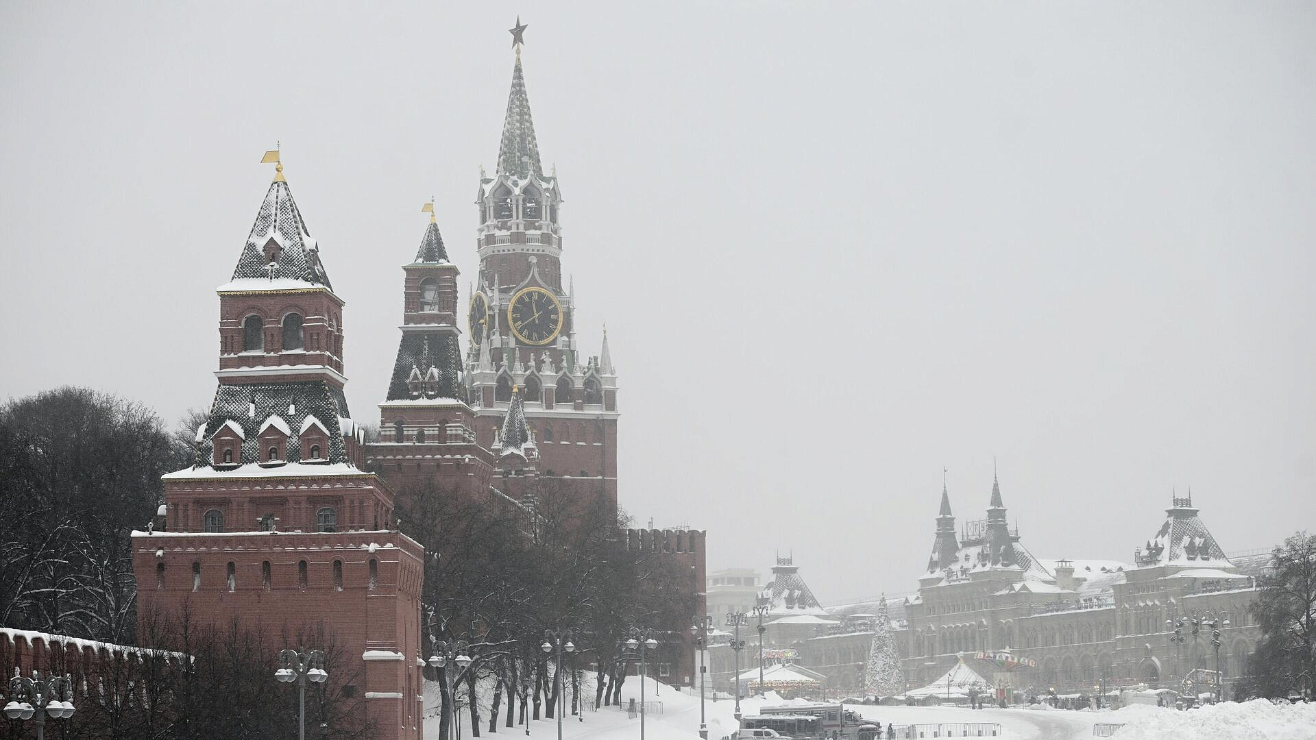 В Кремле прокомментировали информацию СВР о планах Франции и Британии