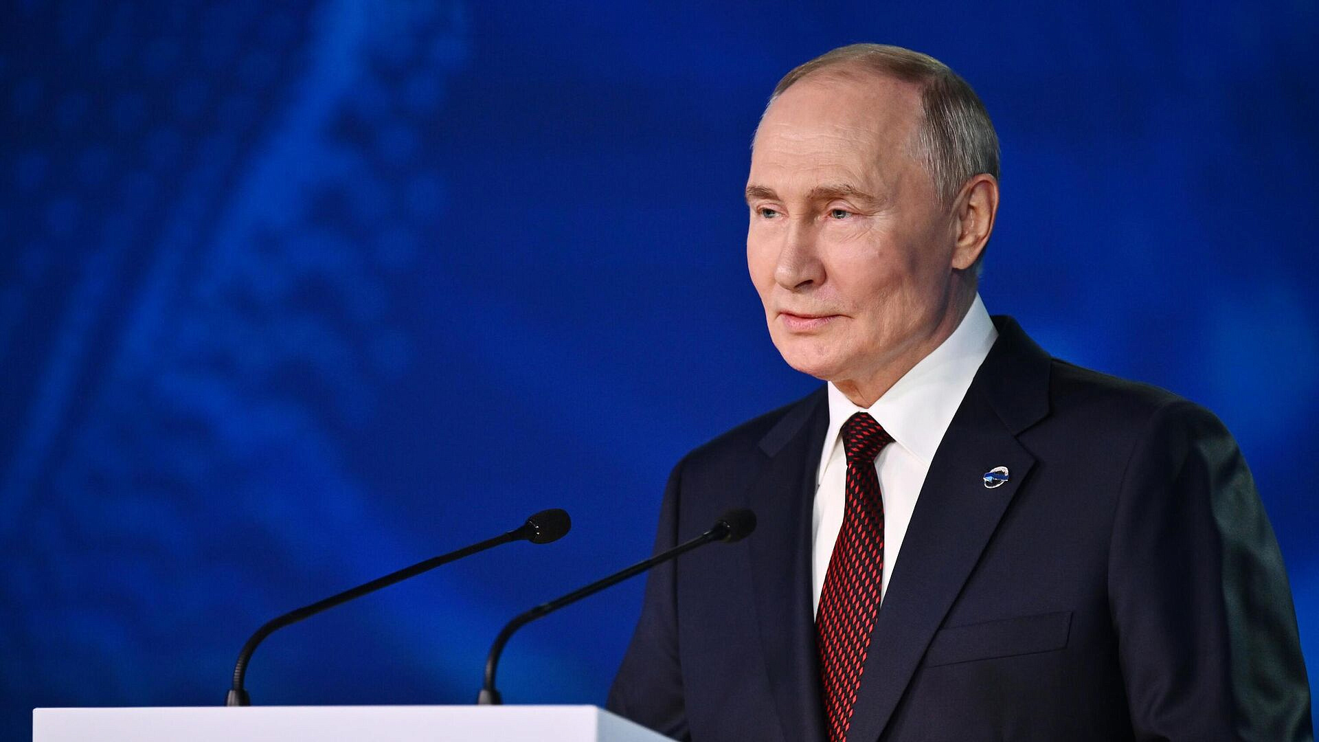 ����� ��������� �� ���������� ��������� G7 � ������