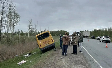 Пострадавшим в ДТП с автобусом в Омской области начали оказывать помощь