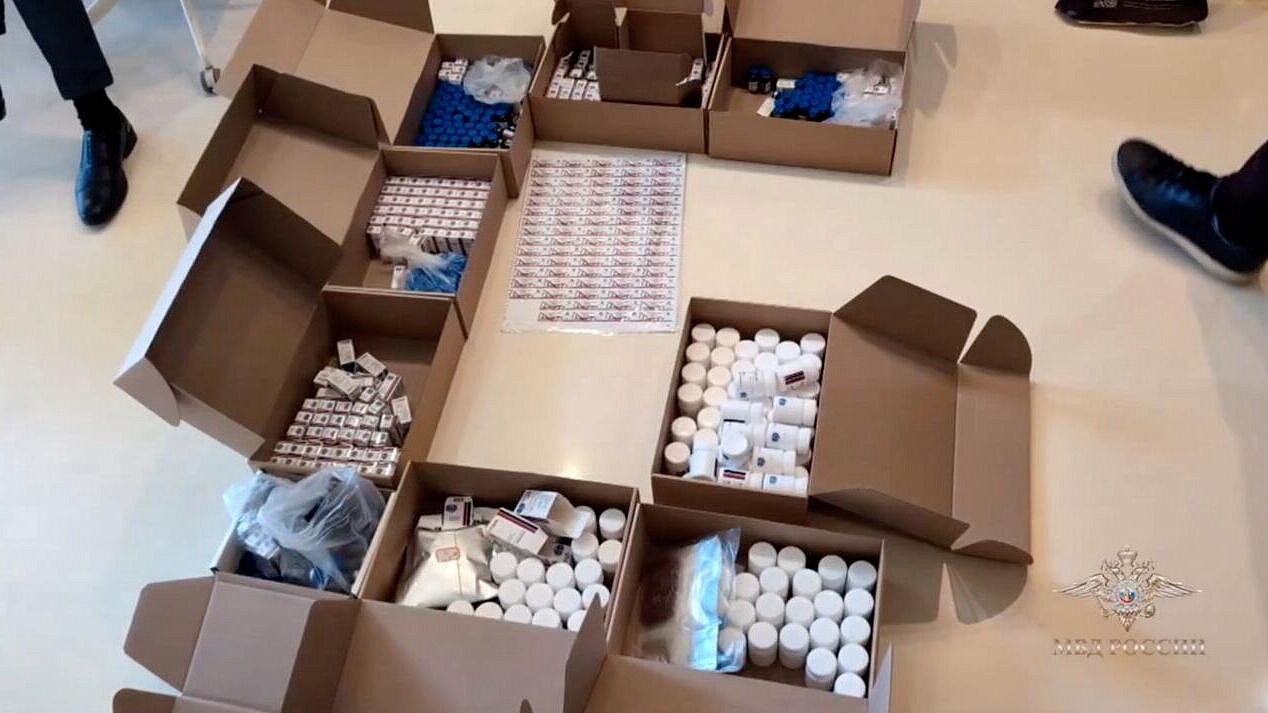 В Москве задержали торговцев анаболиками и БАДами