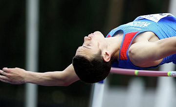 Лысенко победил в прыжках в высоту на ЧР по легкой атлетике в помещении