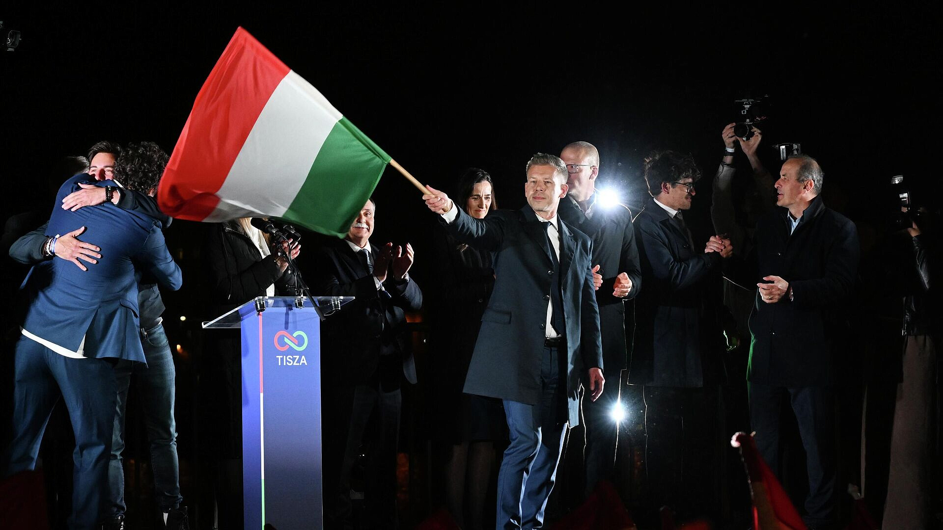 В Германии рассказали, как Брюссель хочет контролировать Мадьяра