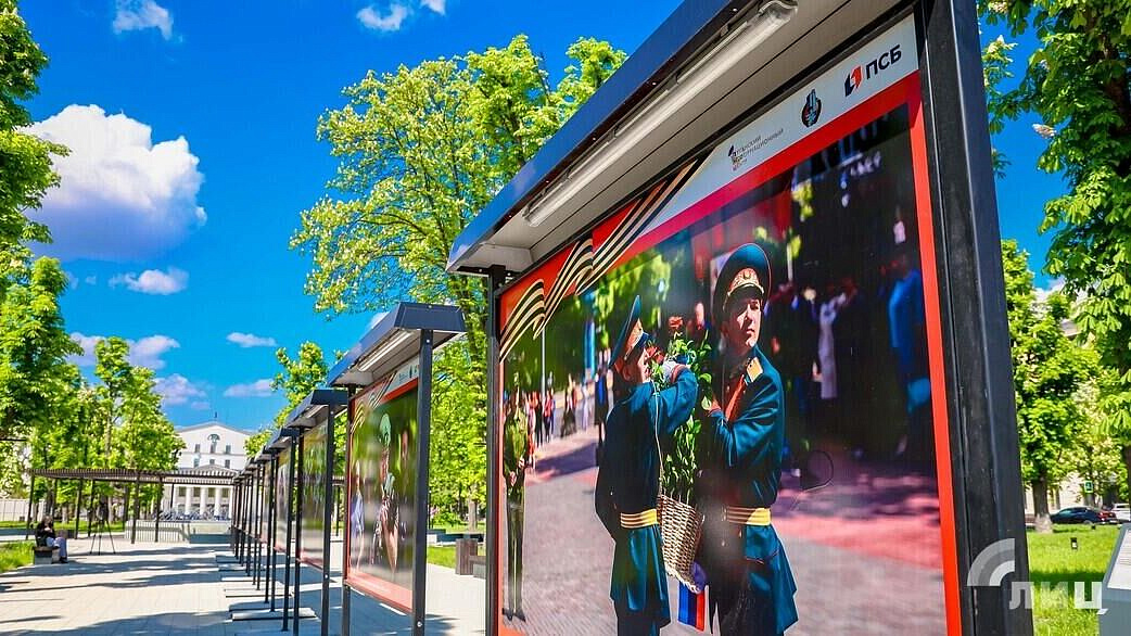 В Луганске открылась выставка "Мгновения Победы"