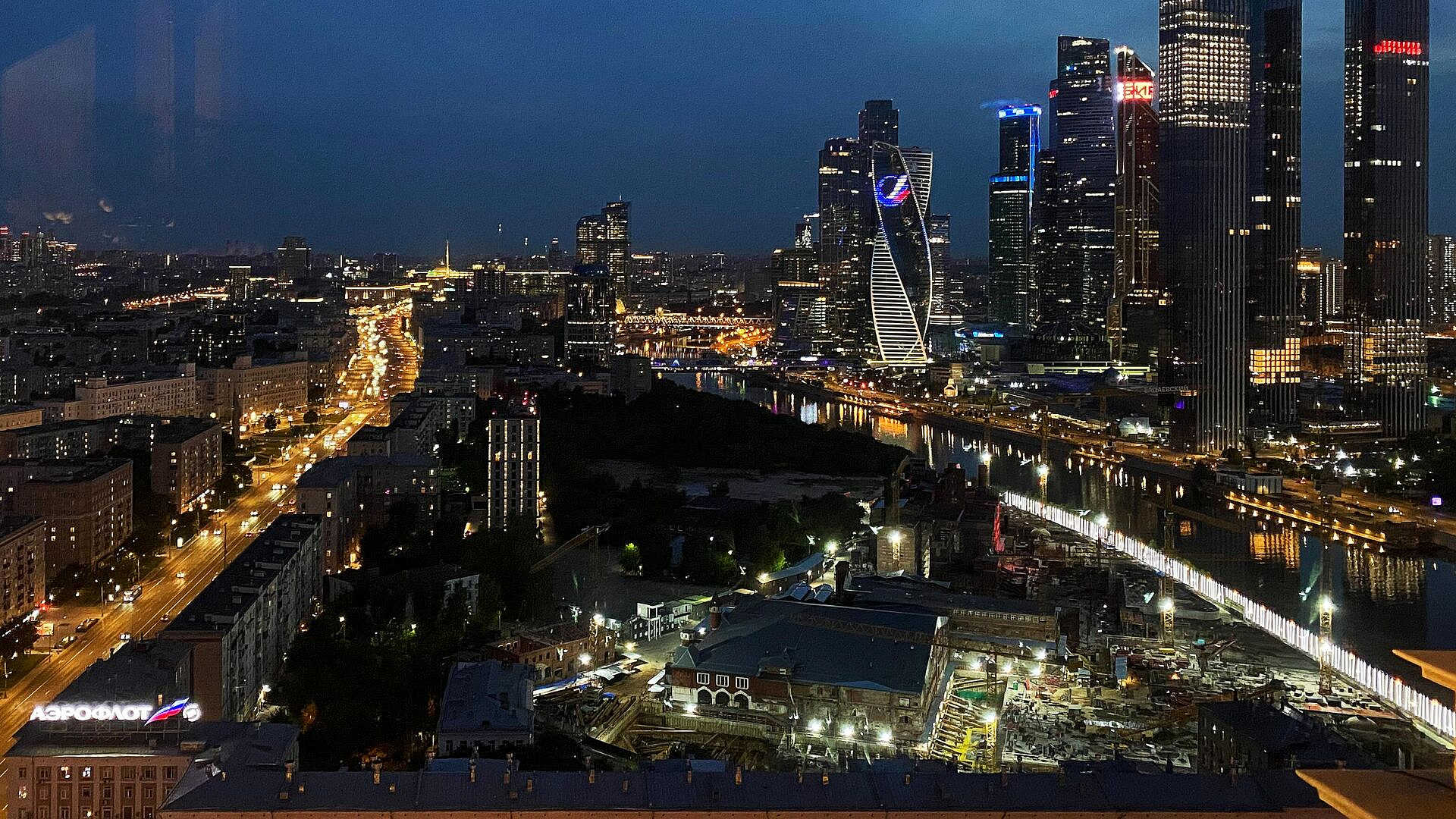 Более 4,6 тысячи вещей передали москвичи в "Домики добра"