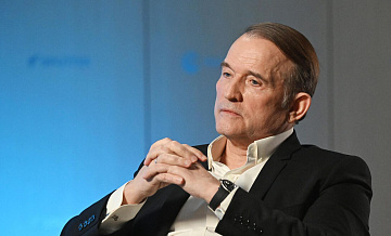 Оплачивать военные расходы Украины придется ее жителям, заявил Медведчук