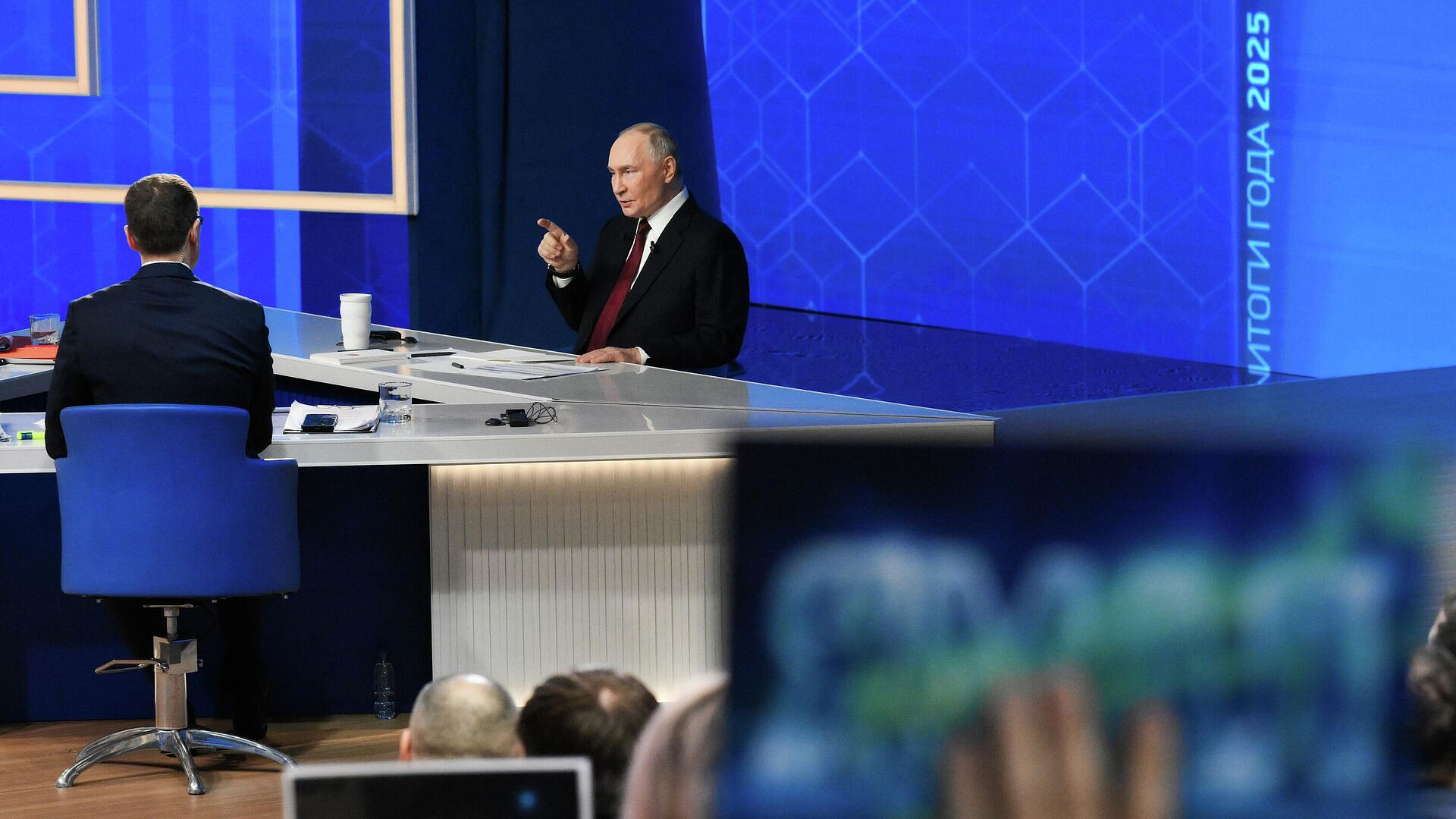 Путин заявил о хороших темпах укомплектования ВС России