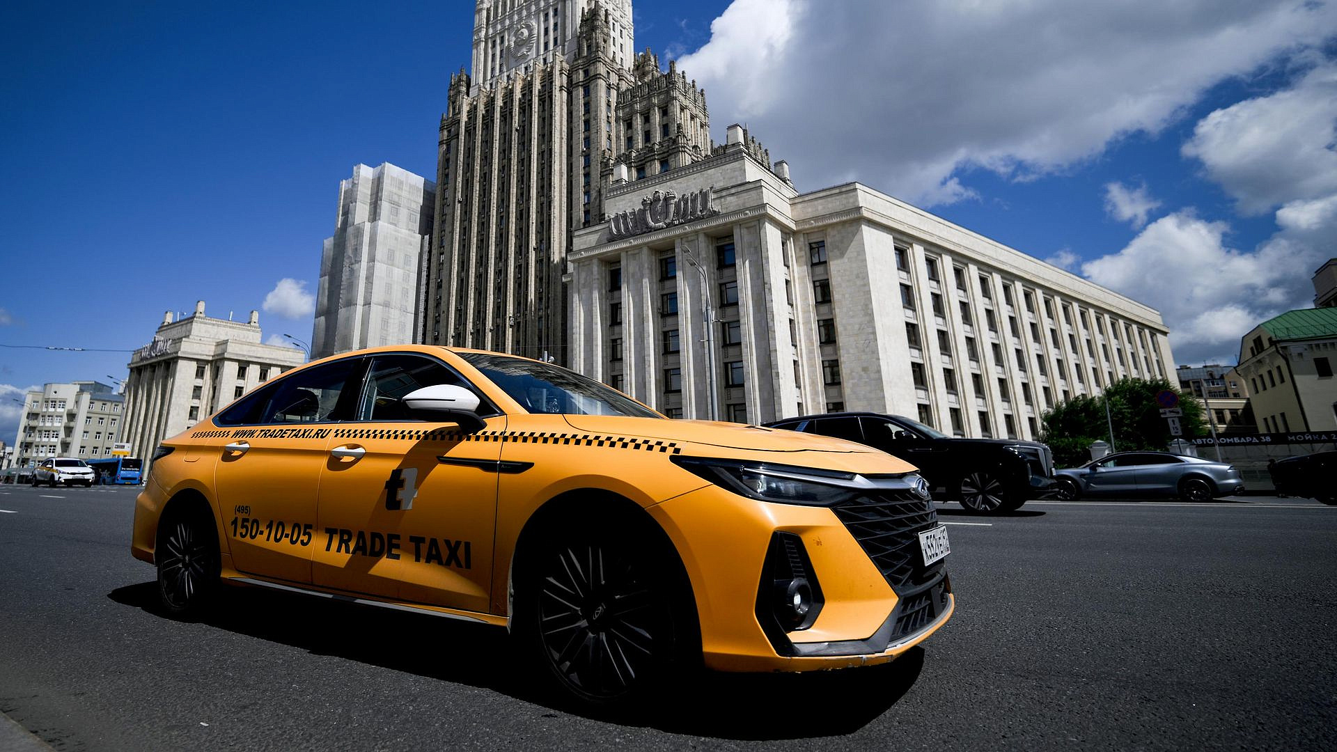 Минтранс намерен сделать поездки в такси семей с детьми дешевле