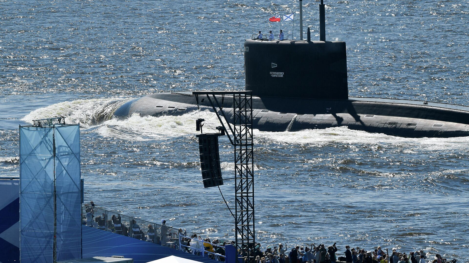 Подлодку "Петропавловск Камчатский" встретили теплым приемом в Индонезии
