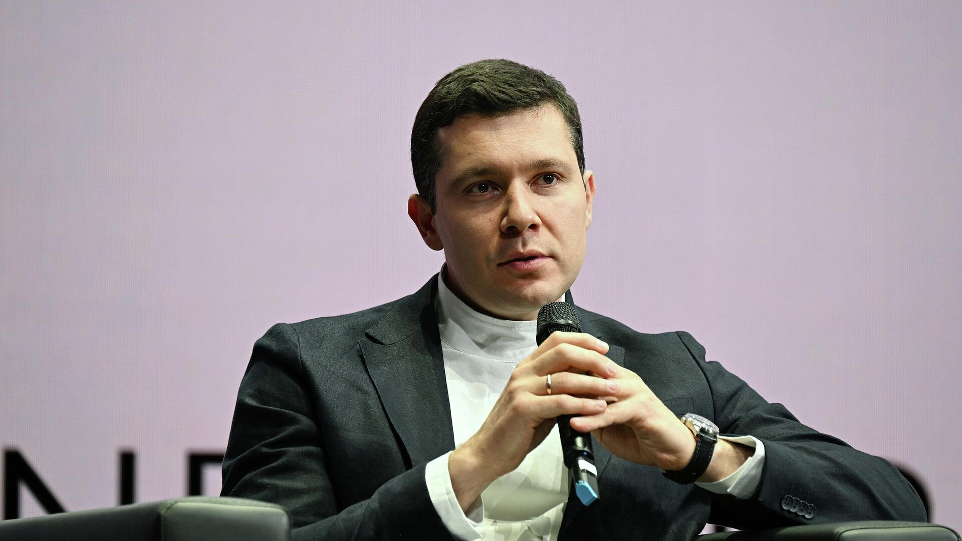 Алиханов рассказал о росте объемов производства детских товаров