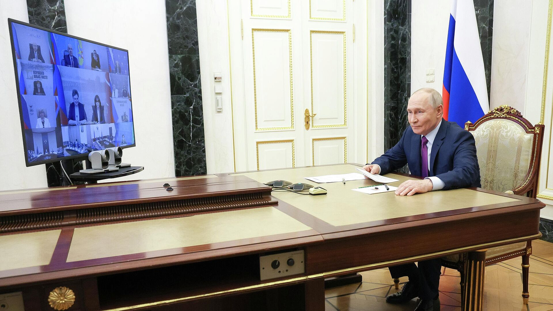 Путин рассказал о разговоре с режиссером, снявшим фильм на немецком языке
