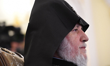 Имя Гарегина II произнесли во время литургии в присутствии Пашиняна