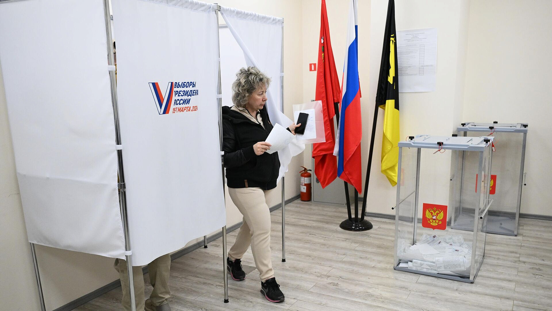 В Подмосковье открылись избирательные участки