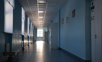 Пострадавших среди педагогов пермской школы, где произошло нападение, нет