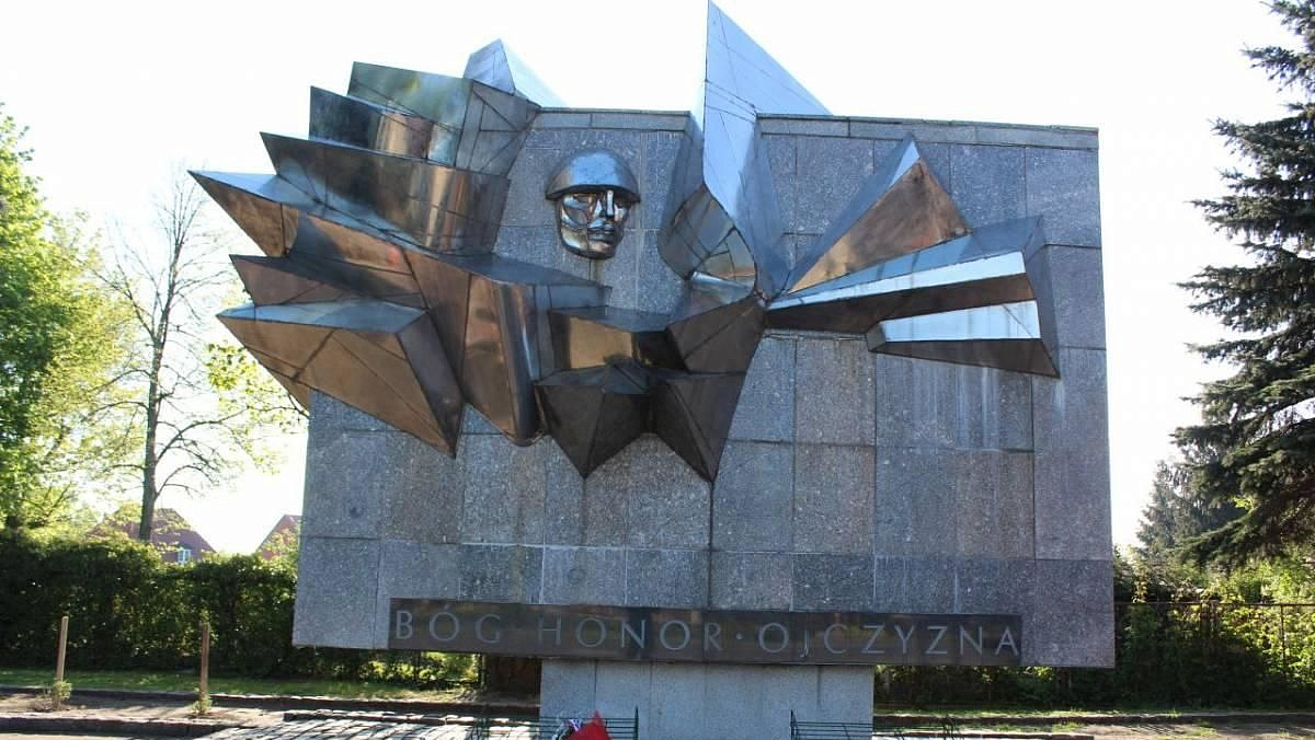 В польских Пыжицах снесут памятник советским воинам