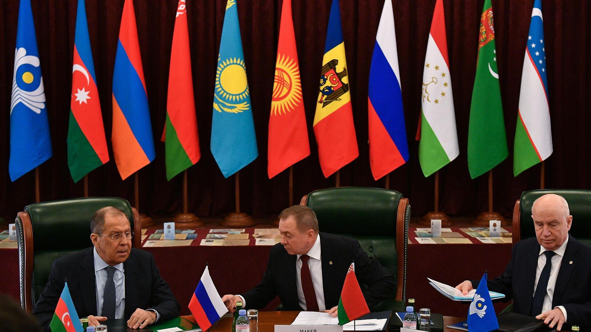 ������ ��� ��������� � �������� ���������� � ������� ����� � �����������