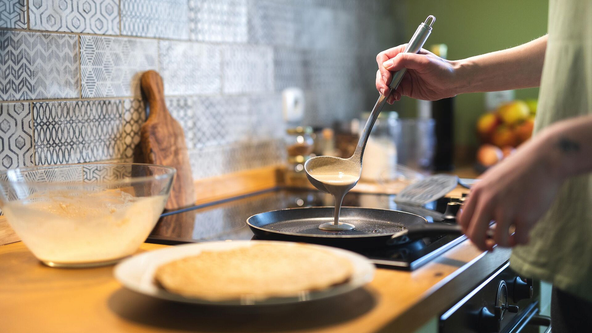 Подсчитана сумма, в которую обойдется приготовление блинов с соленой рыбой