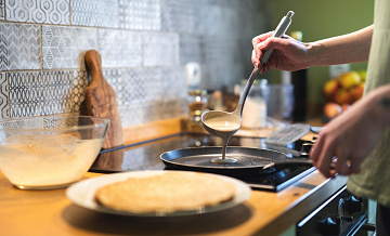 Подсчитана сумма, в которую обойдется приготовление блинов с соленой рыбой