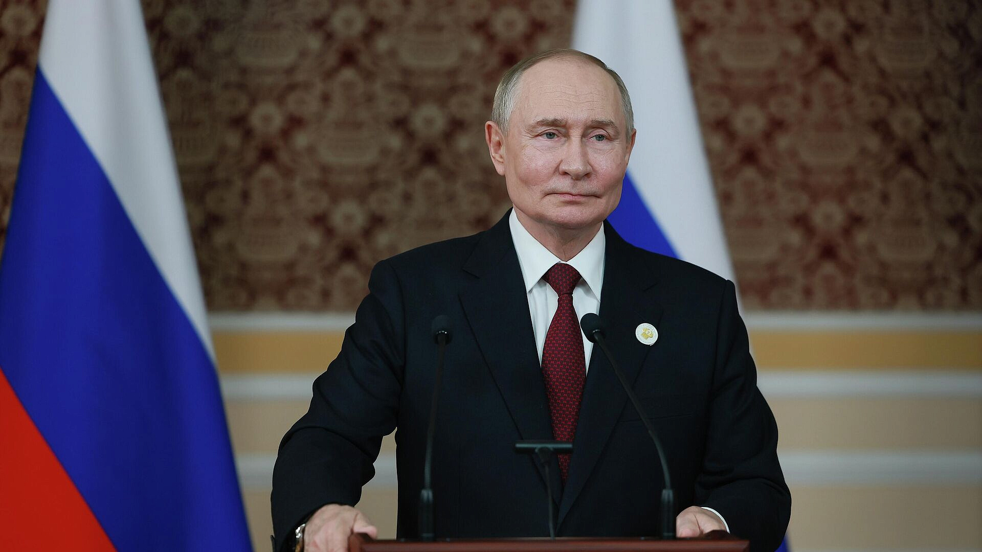 Путин присвоил звание Героя труда России машинисту "Уралкалия" Данилову