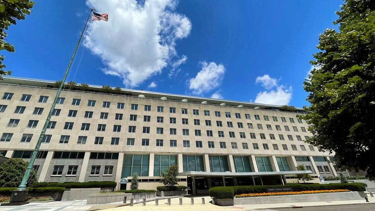 Госдеп отреагировал на визит Путина в Монголию