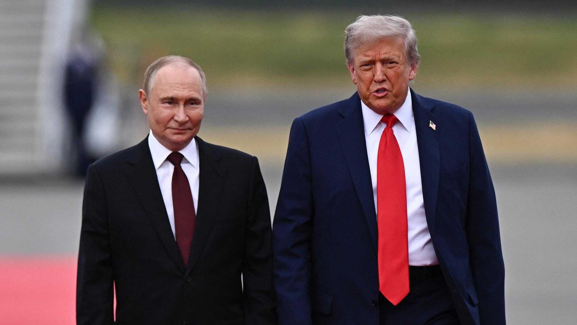 СМИ: Трамп планирует связаться с Путиным после встречи с Зеленским в Турции