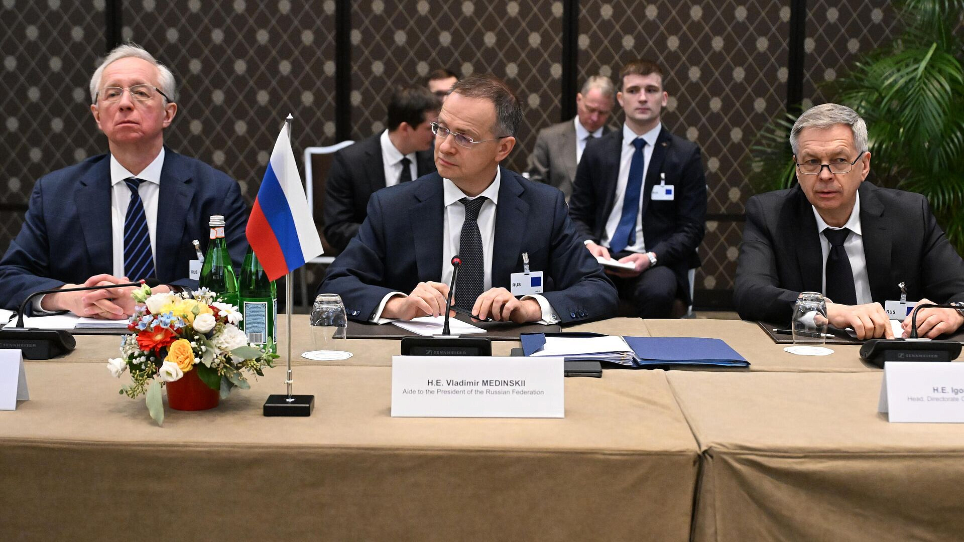 "Кулаком по столу". На Западе заметили важную деталь в заявлении Мединского