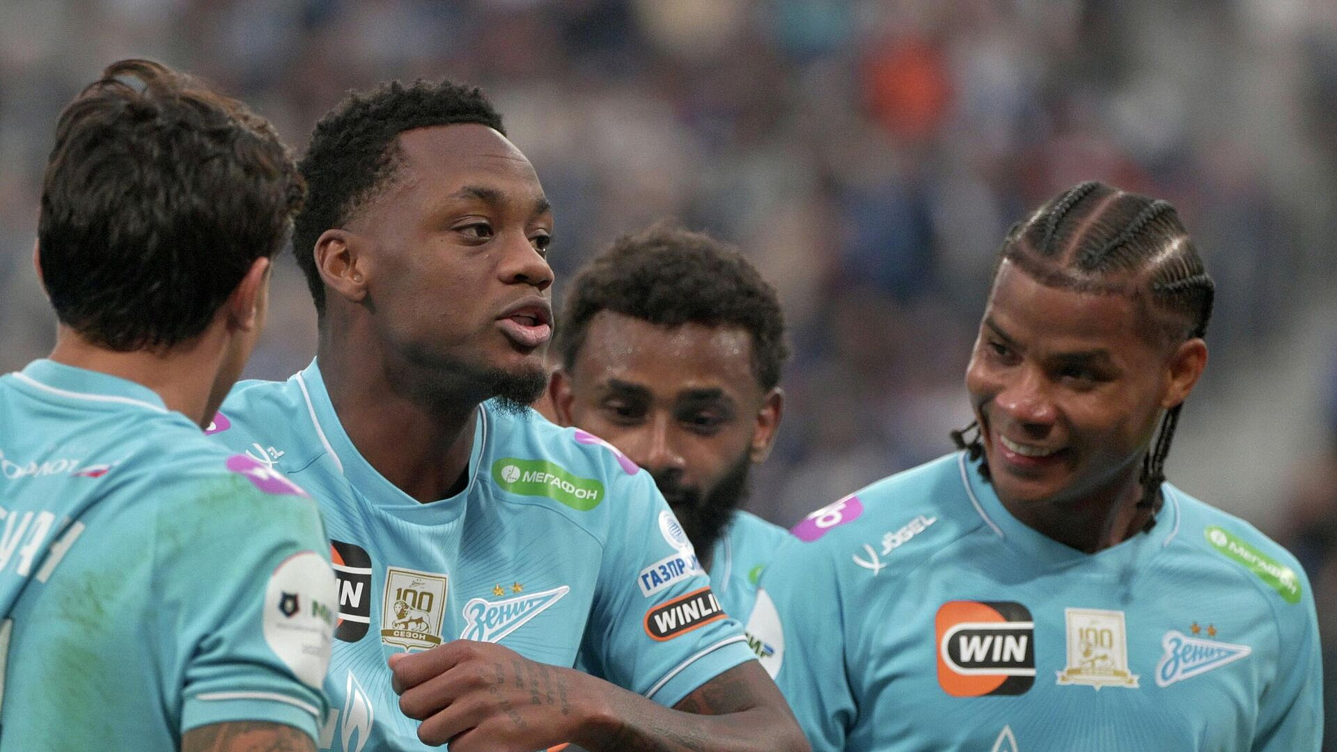 Троллинг Соболева и дебютный гол звезды: "Зенит" наконец-то дожал "Спартак"