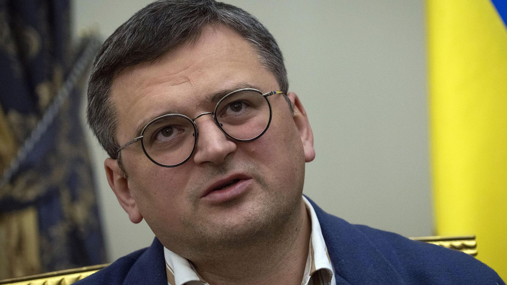 Экс-глава МИД Украины признался, что запасся дровами на случай сложной зимы