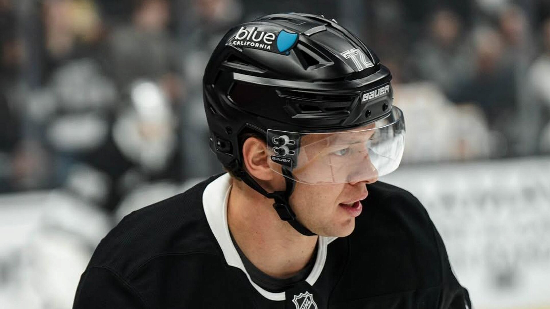 "Лос-Анджелес" проиграл "Ванкуверу" в матче НХЛ, Панарин отдал передачу