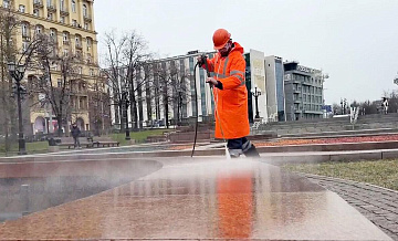 В Москве начали промывать фонтаны на Пушкинской площади
